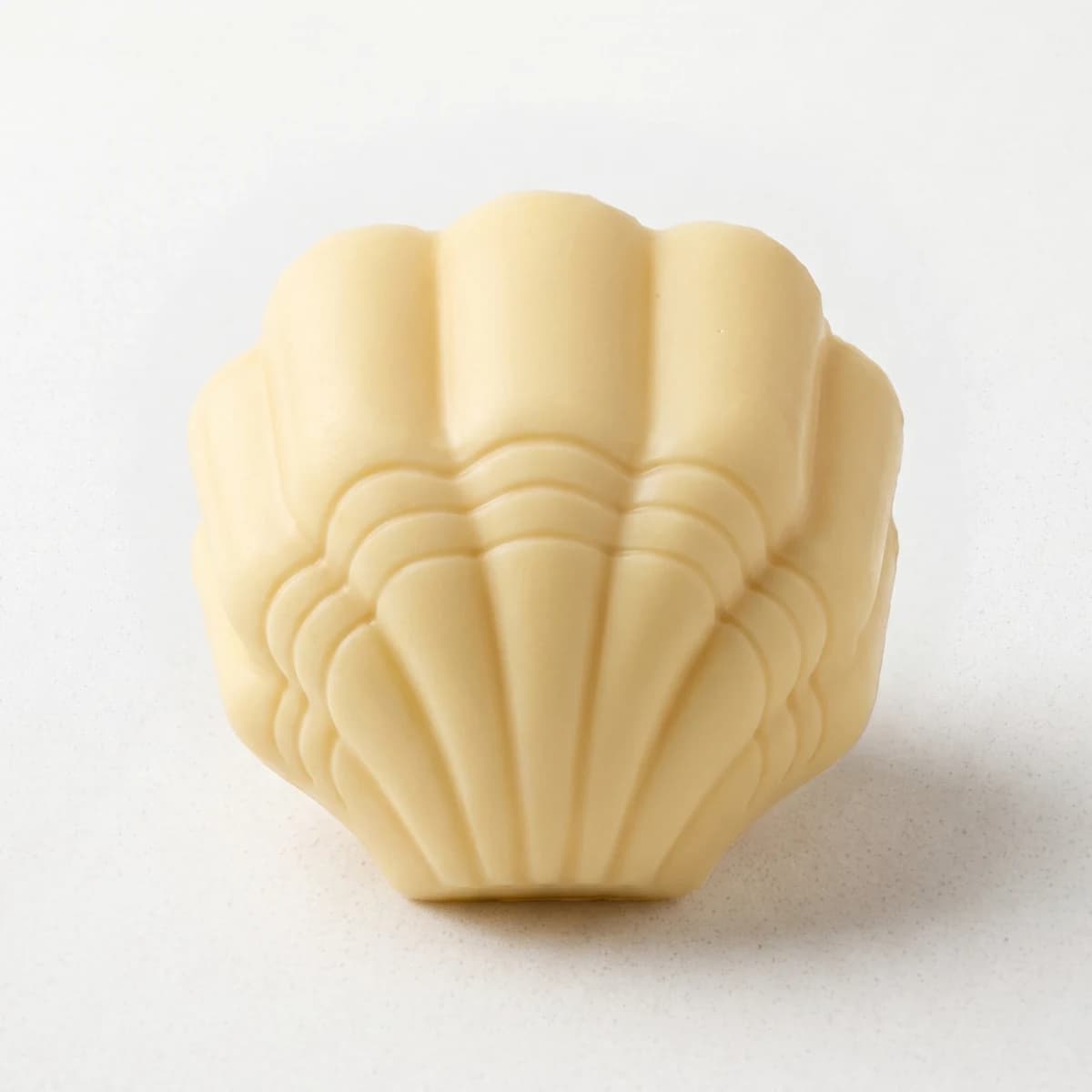 Bombón de Pistacho en chocolate blanco